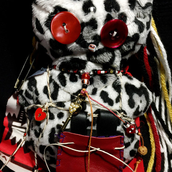 Voodoo Kitty close up